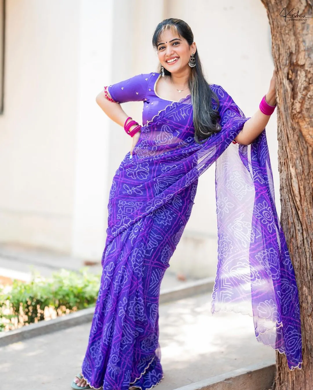 South Indian TV Actress Sravanthi Chokarapu Stills In Blue Saree